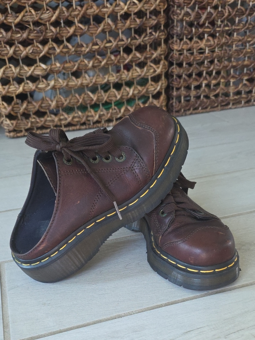 vintage Dr. Martens 9936 brown leather platform slip-on mule shoes